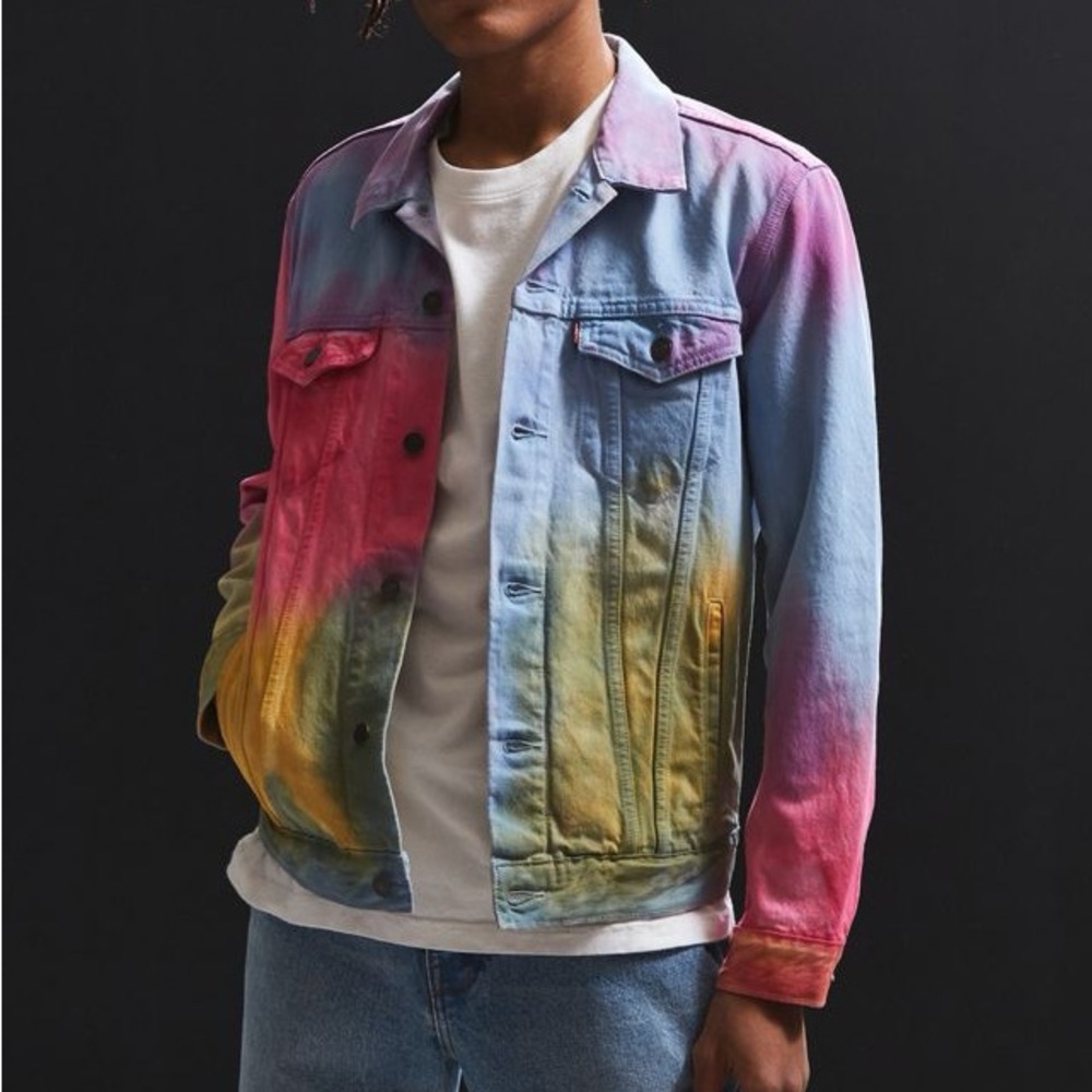 Levi’s Tie Dye Rainbow Trucker Denim Jean Jacket Size Large